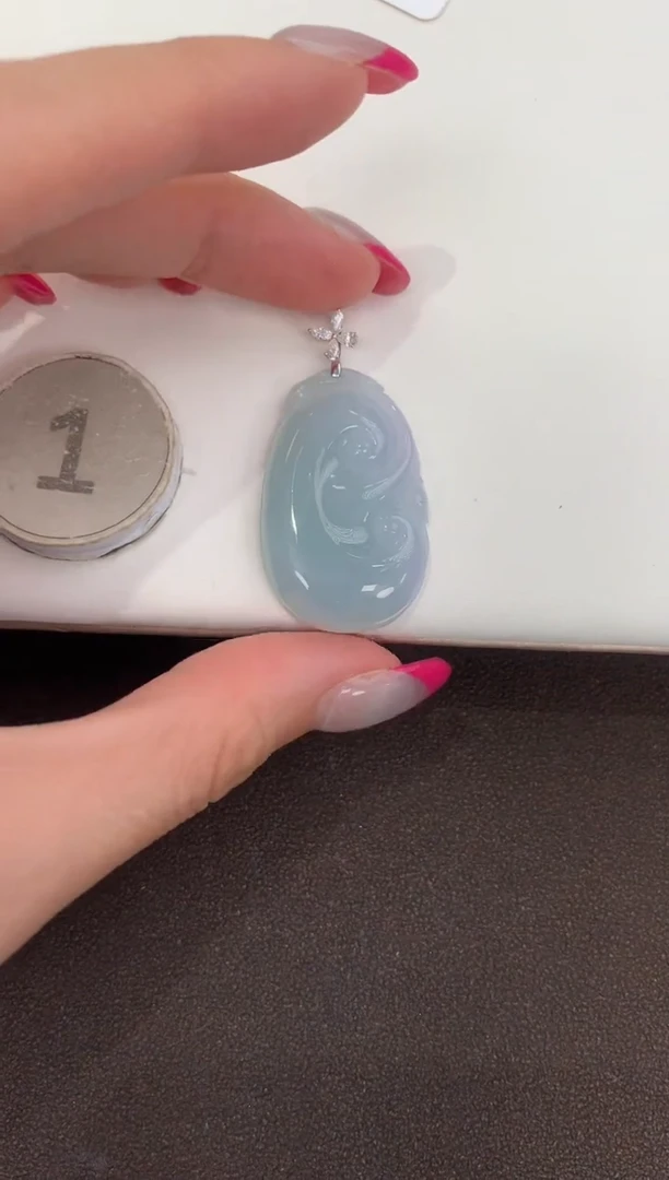 颈饰18K金镶嵌翡翠天然缅甸a货翡翠