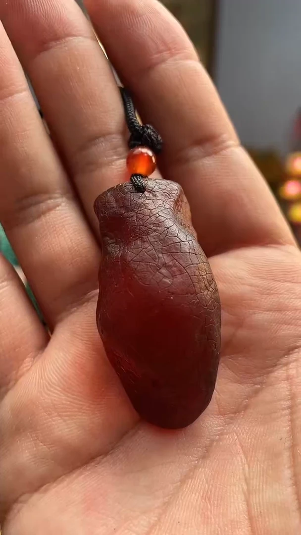 未镶嵌颈饰琥珀吊坠