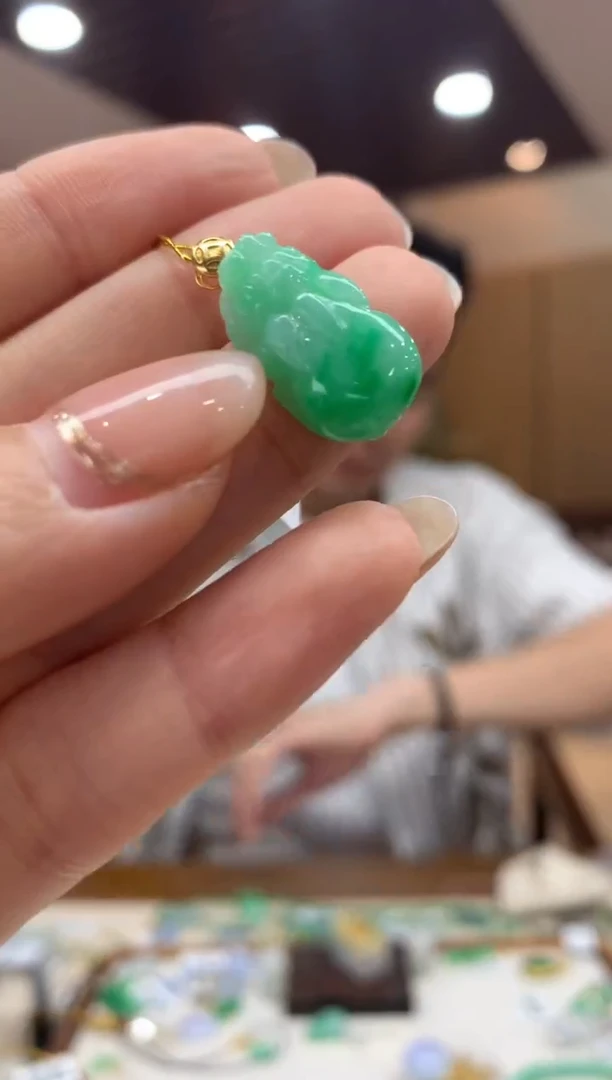 吊坠(不含链)18K金镶嵌翡翠貔貅