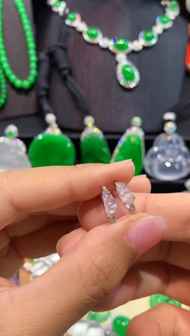 翡翠18K金镶嵌耳饰耳包