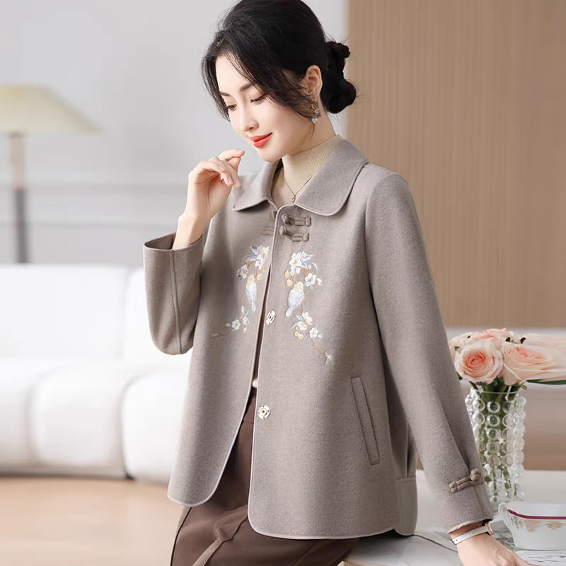 中老年妈妈春装洋气毛呢外套女装春秋季新中式绣花高贵呢子上衣服