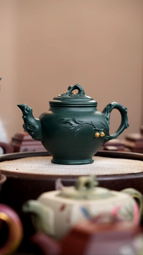 茶壶紫砂端绿泥黄桃报春