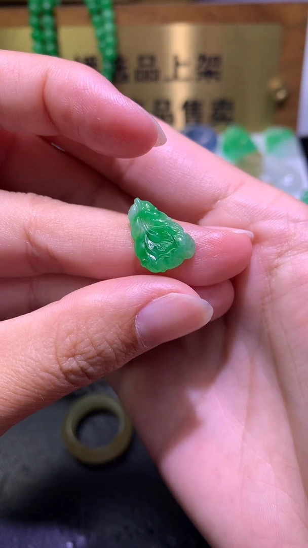 未镶嵌定制翡翠毛货