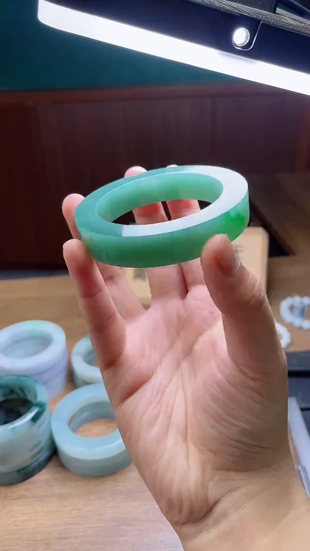 定制翡翠手镯未镶嵌w****1定制