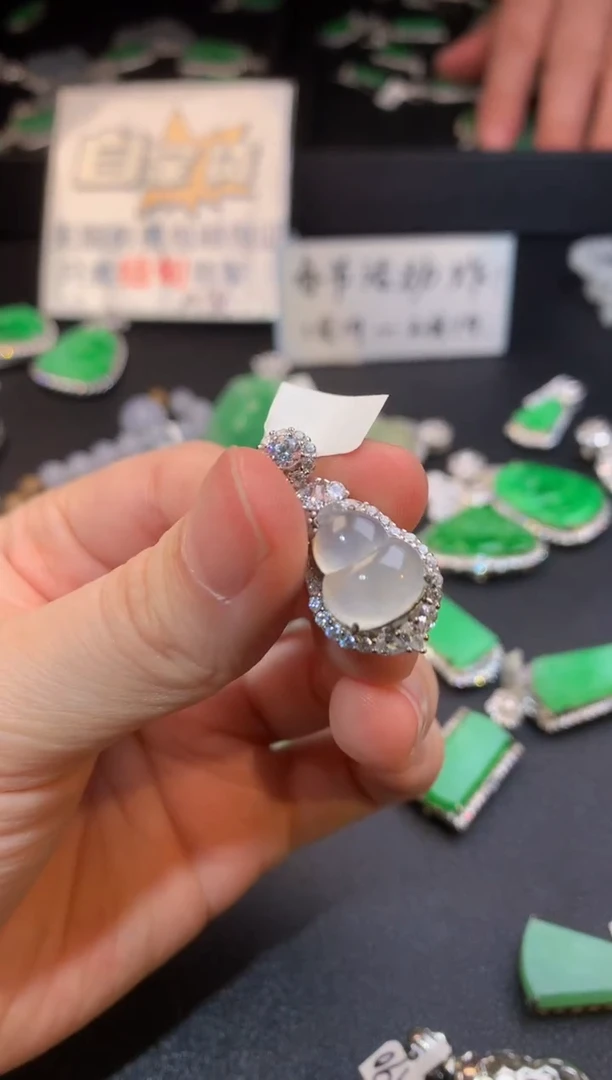 【闪购商品】翡翠颈饰银S925镶嵌翡翠