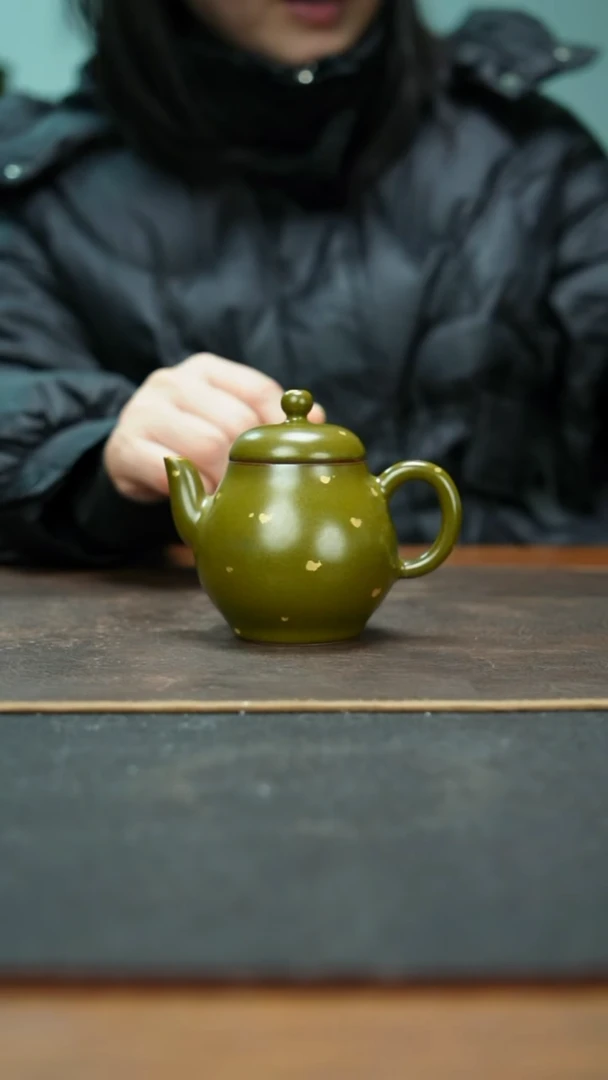杯景德镇茶叶末洒金梨壶