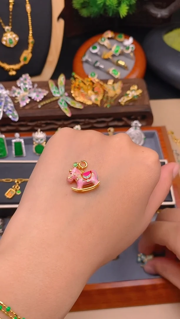 【闪购商品】翡翠吊坠(不含链)银S925镶嵌粉色木马