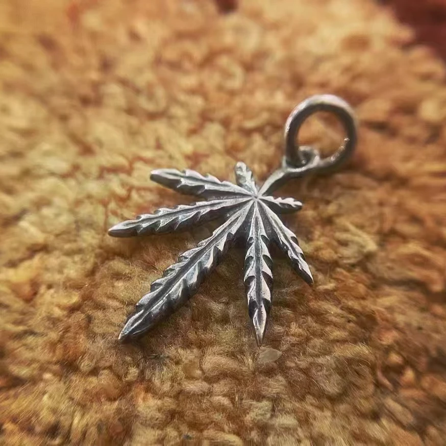 吊坠925银 吊坠925银  小银枫叶吊坠