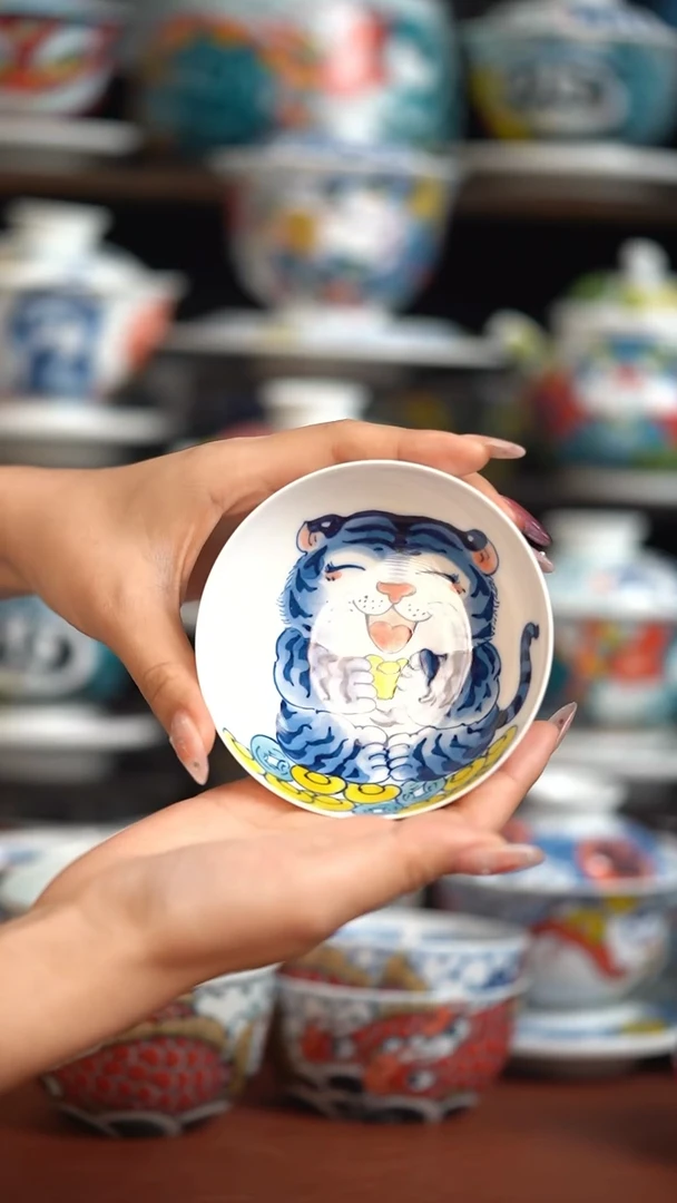 瓷片昨明老虎普洱杯（福利价格）