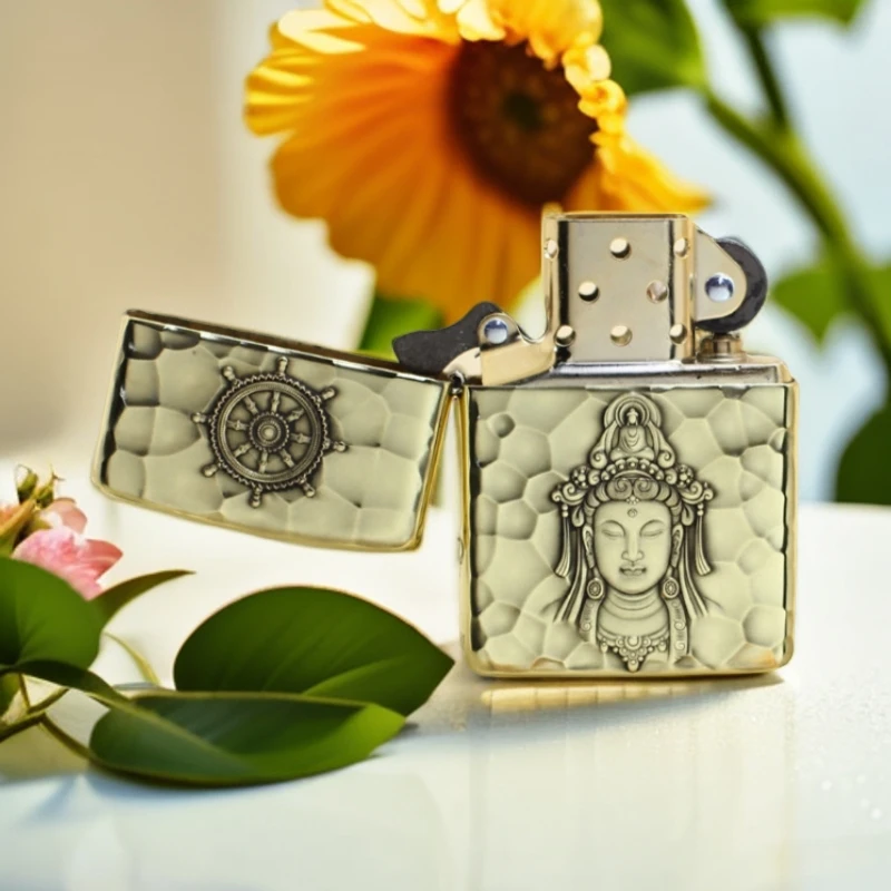 【老李鉴定】zippo打火机观心三叶黄铜盔甲浮雕DYJ1