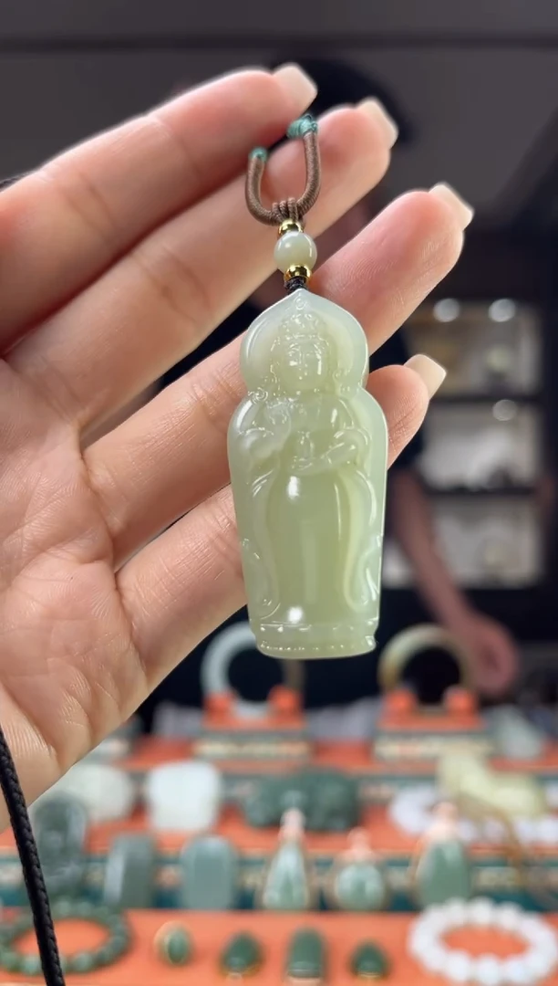 和田玉未镶嵌颈饰佩佩