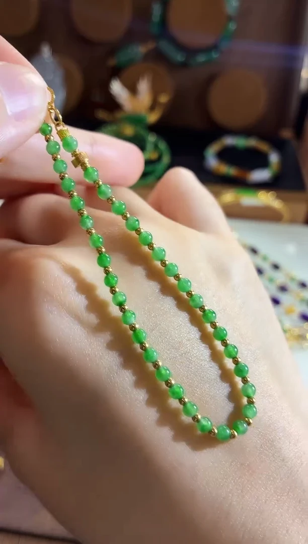 18K金镶嵌手链翡翠手饰