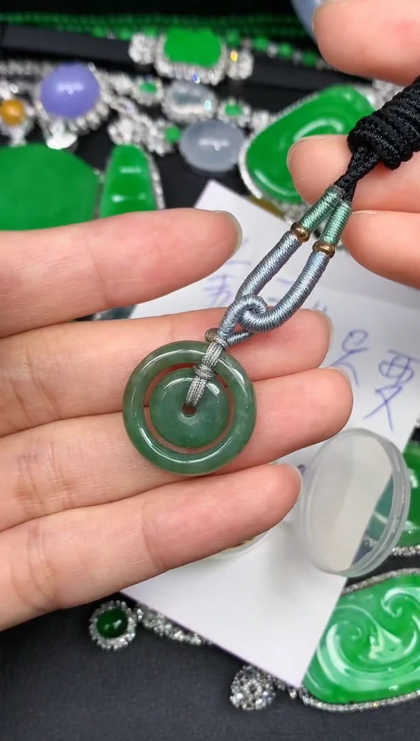 颈饰未镶嵌翡翠子母扣