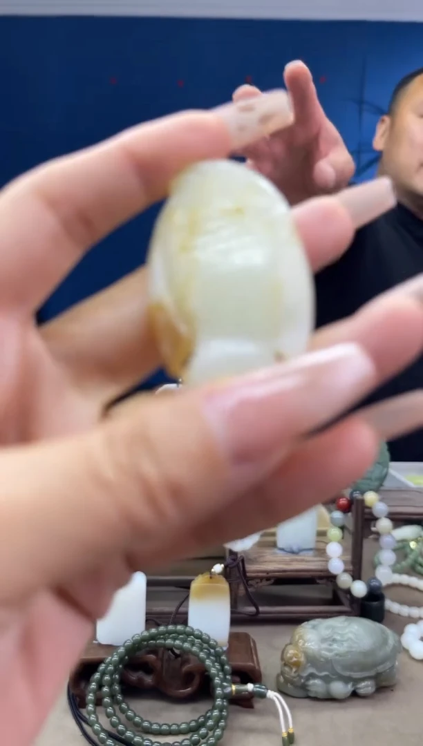 和田玉未镶嵌颈饰1