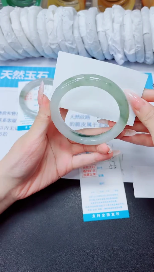 石英质玉手镯未镶嵌182/58