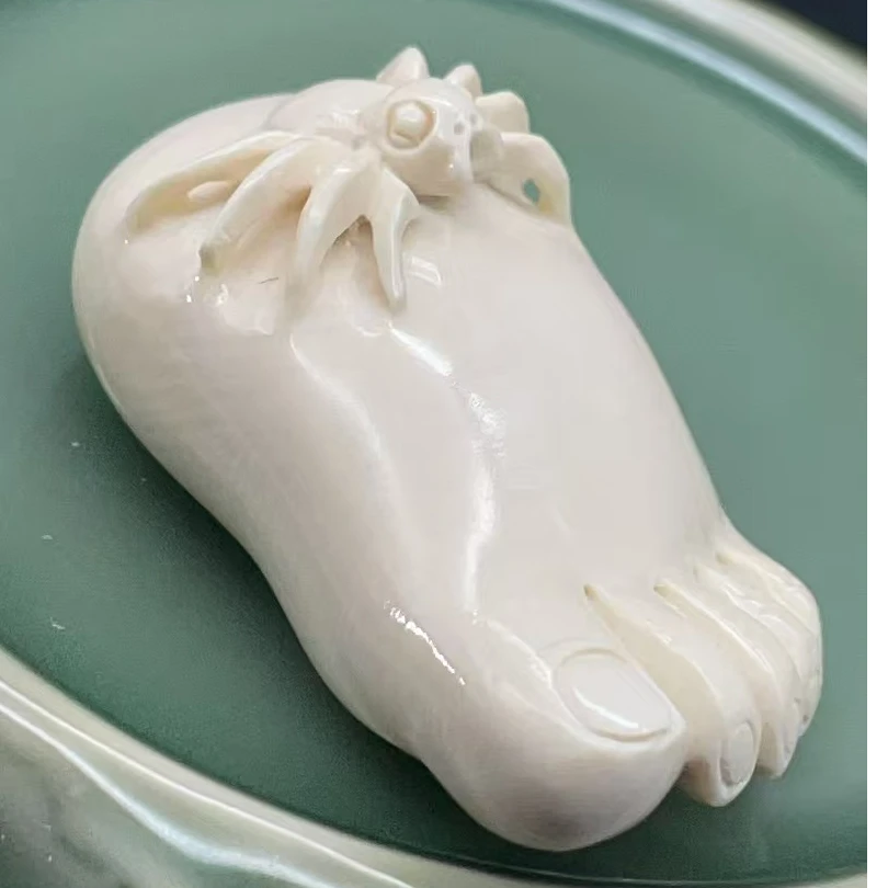 A868精品猛犸象牙知足常乐把件（瑕疵）