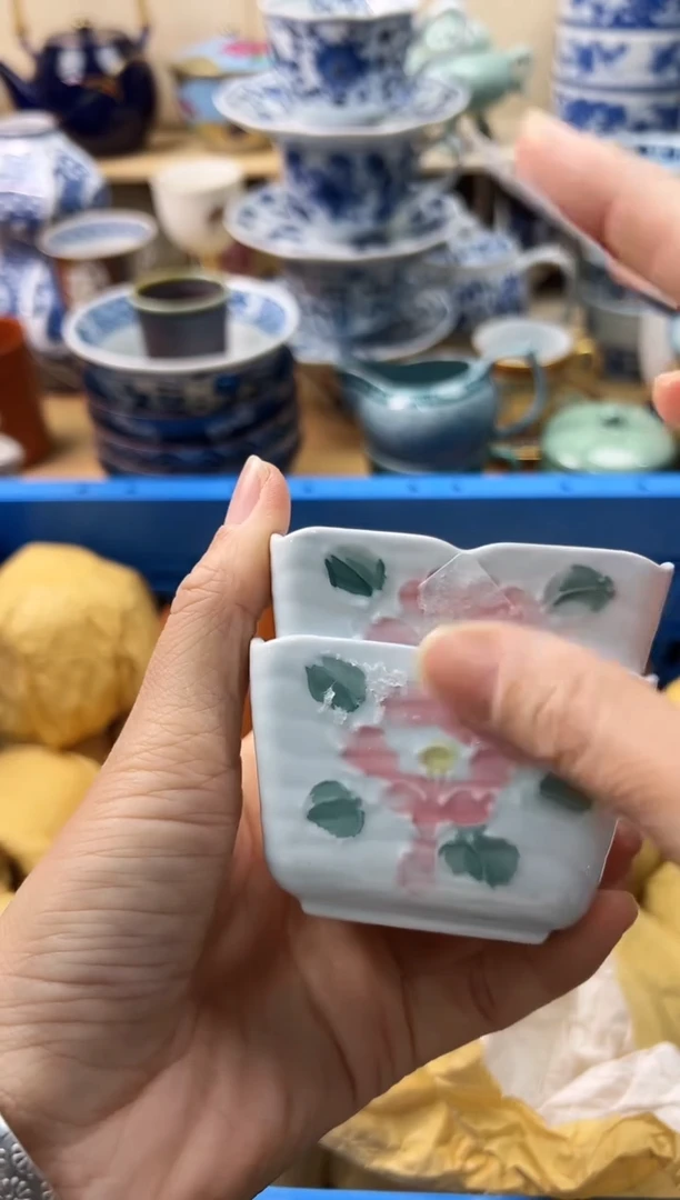 瓷片映**花你好你好你好