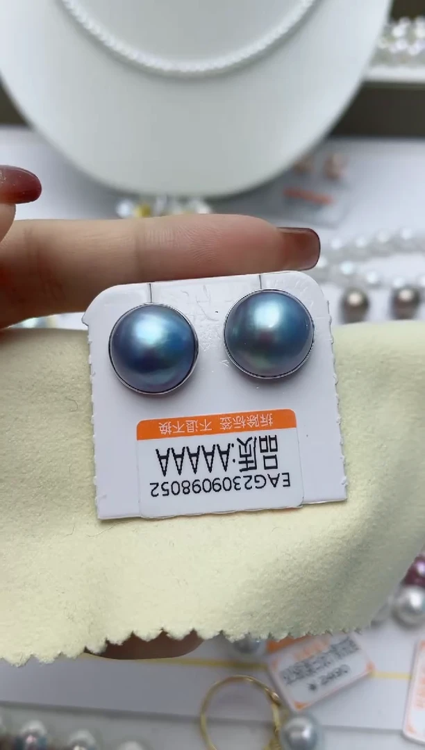 【闪购商品】拼合珍珠（马贝珠）耳饰18K金镶嵌W131