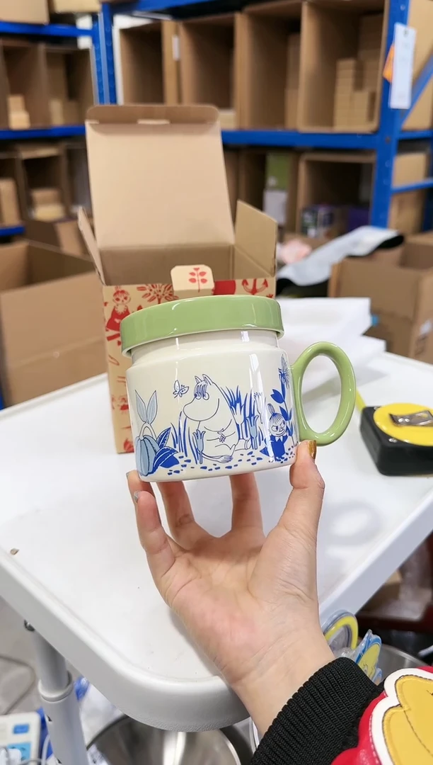 【闪购商品】瓷片姆明花园生活绿色盖杯