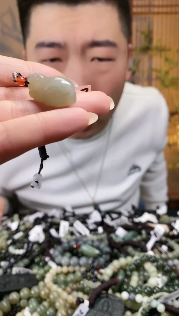 【闪购商品】和田玉颈饰未镶嵌多样性发货，拍一发一