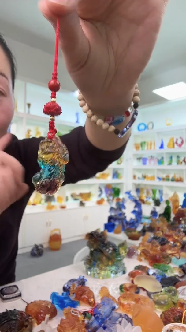 手工艺品琉璃貔貅