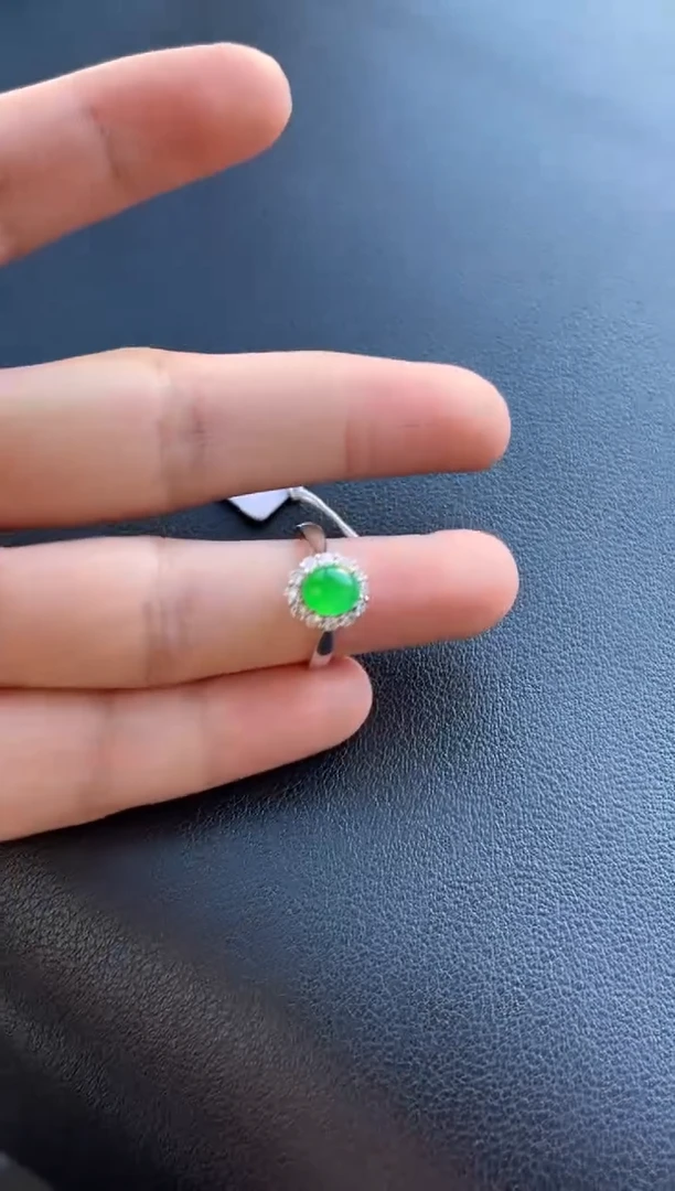 18K金镶嵌戒指翡翠?****࿐多人