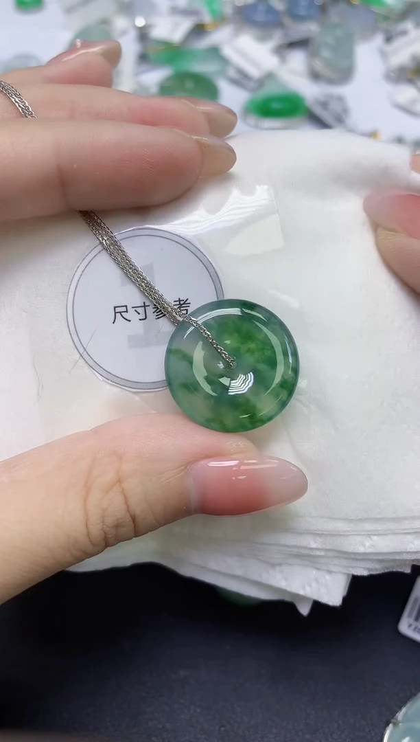 颈饰未镶嵌翡翠天然缅甸翡翠A货多样性发一件