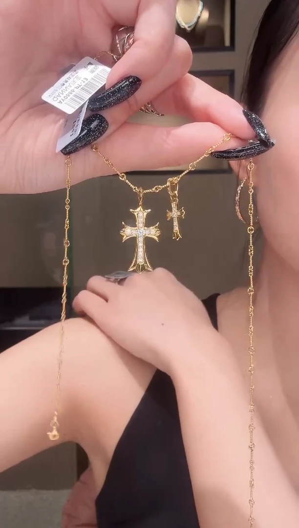 铂Pt950镶嵌项链钻石十字架项链