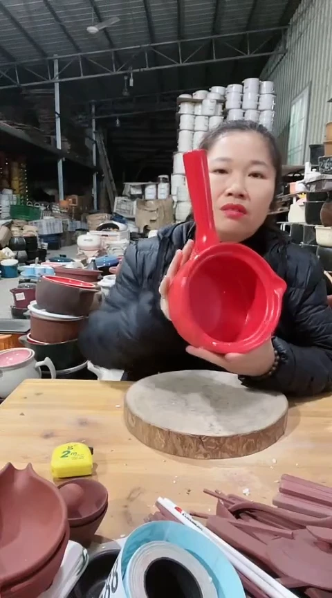 陶大瑕疵红色奶锅不带盖