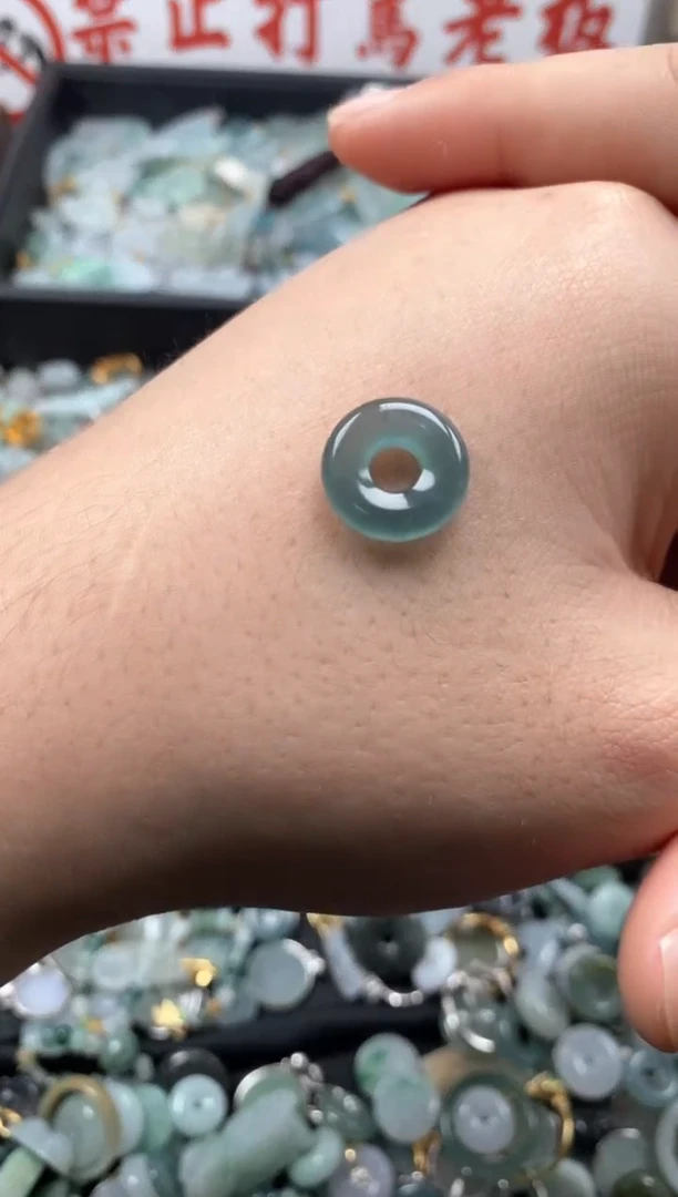 【闪购商品】翡翠颈饰未镶嵌哥哥