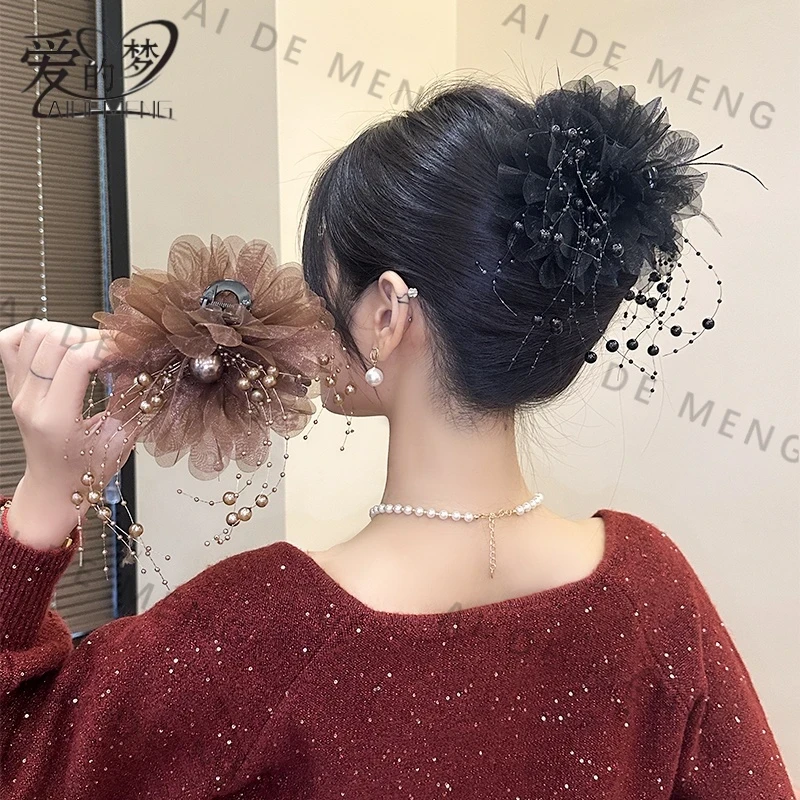 牡丹花羽毛流苏抓夹2025新款发夹后脑勺显发量蓬松高颅顶鲨鱼夹