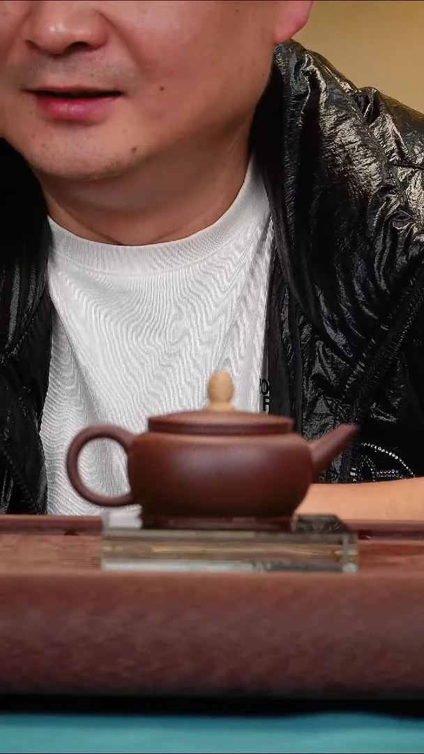 茶壶紫砂茶**生松果 紫泥 俞志贤制