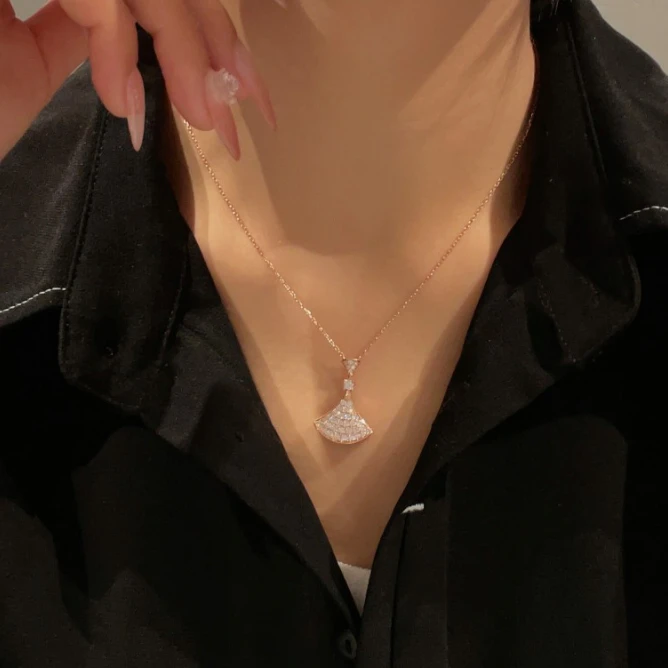 恒美娜 吊坠925银莫桑石 裙仔项链 秋冬气质轻奢时尚百搭镶满钻