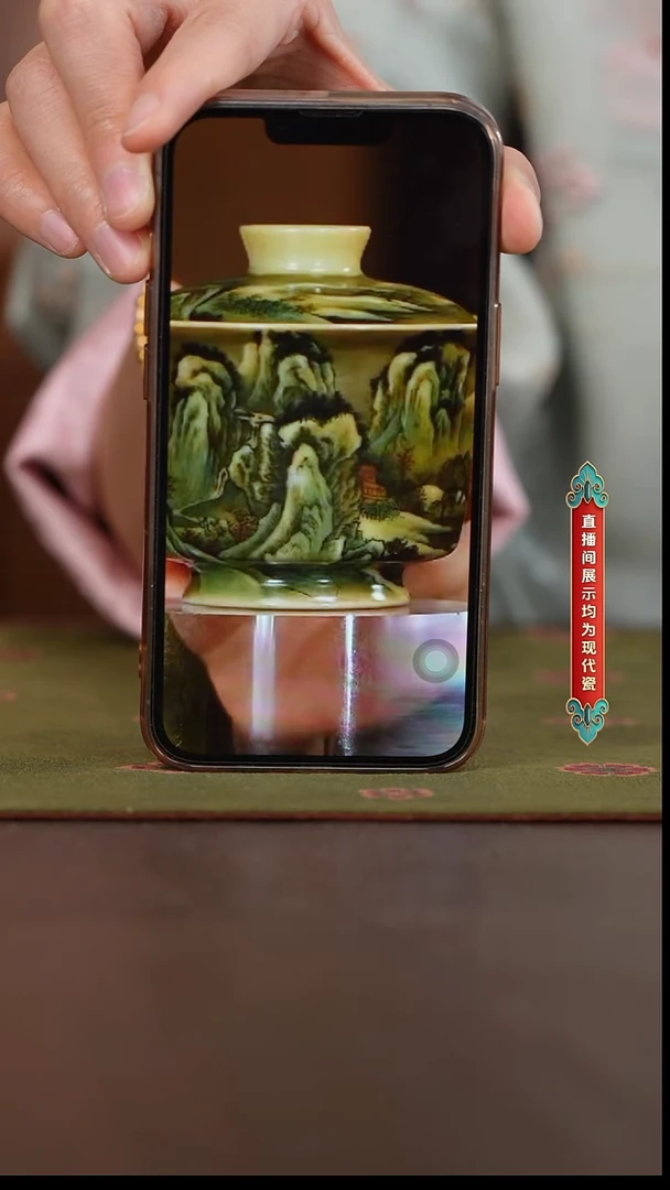 正**辕【小乔赏瓷】谢小金渔村小雪图盖碗 xxj96