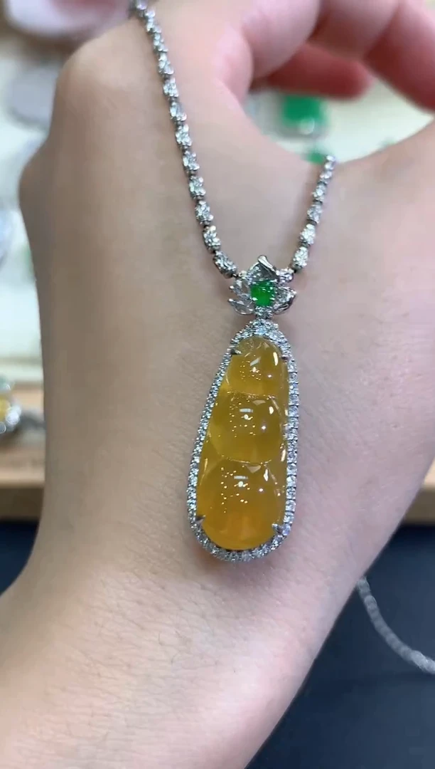 吊坠(不含链)18K金镶嵌翡翠秋日珠宝Q99