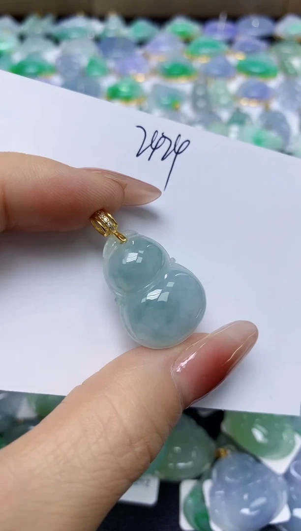 翡翠未镶嵌颈饰 天然缅甸翡翠A货