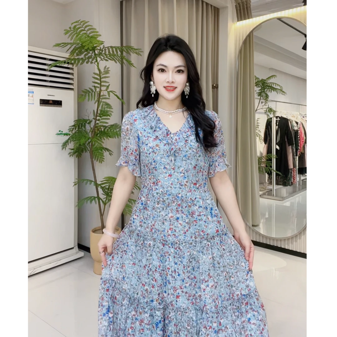 B1碎花少女风裙子气质洋气女士长裙宽松大码时尚女装