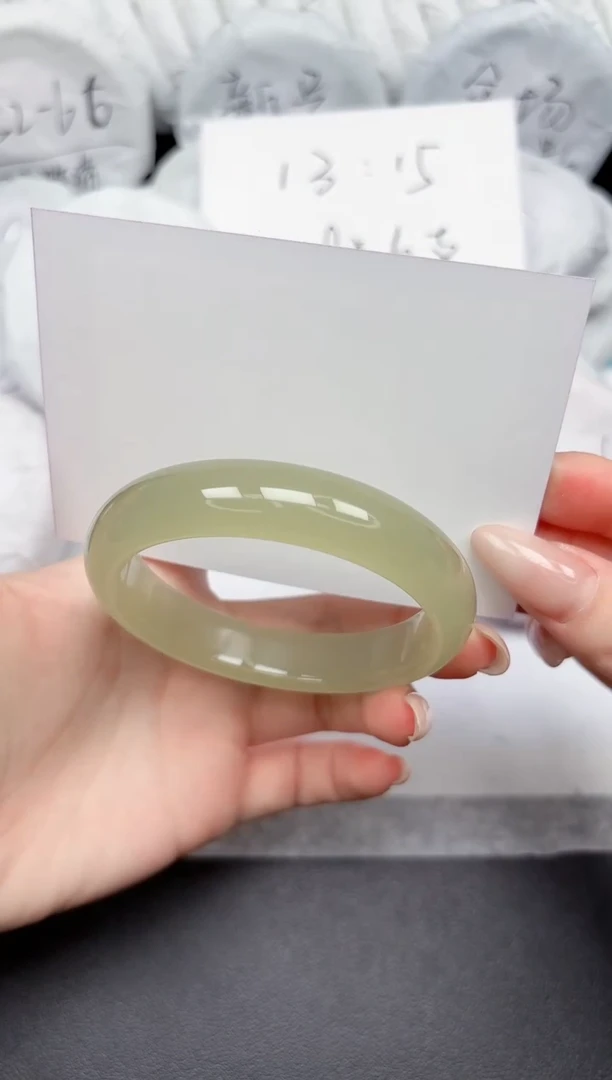 未镶嵌手镯石英质玉7-59