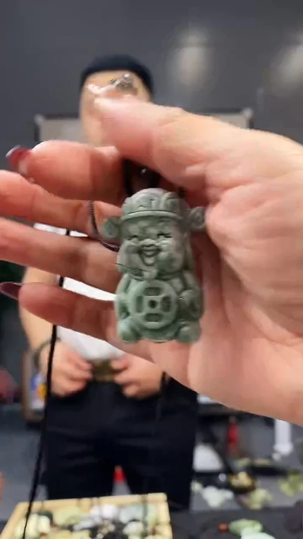 未镶嵌蛇纹石玉挂坠1