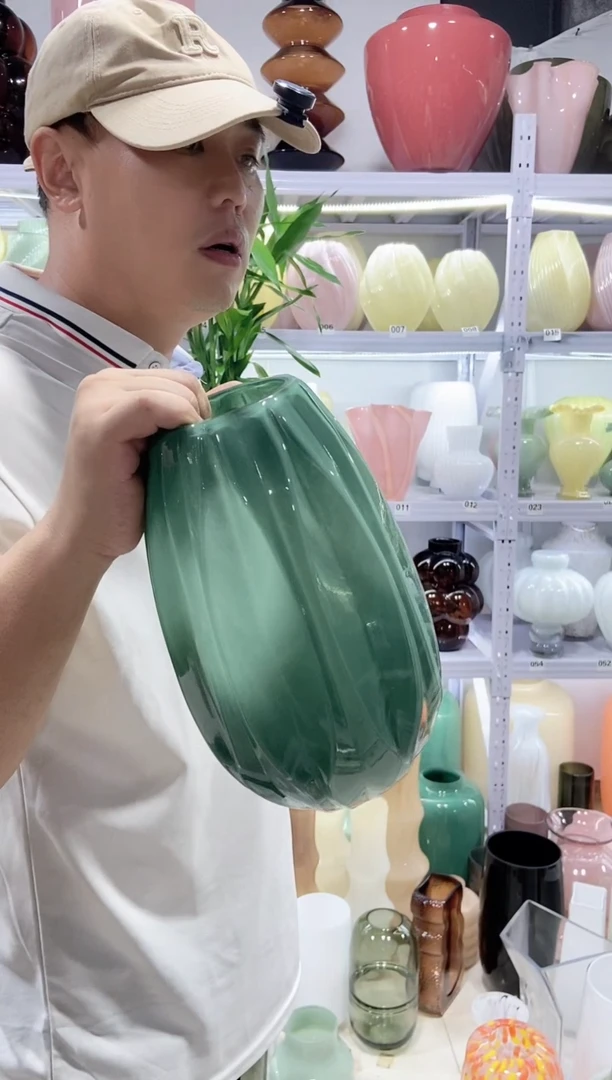 绿色花瓶...........