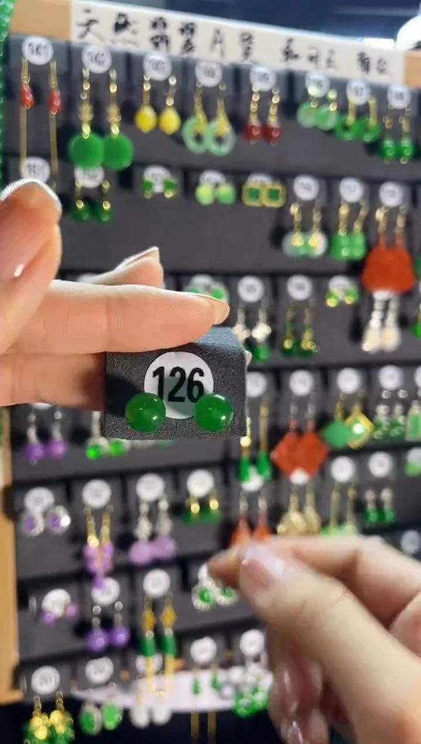 【闪购商品】翡翠耳饰银S925镶嵌126...