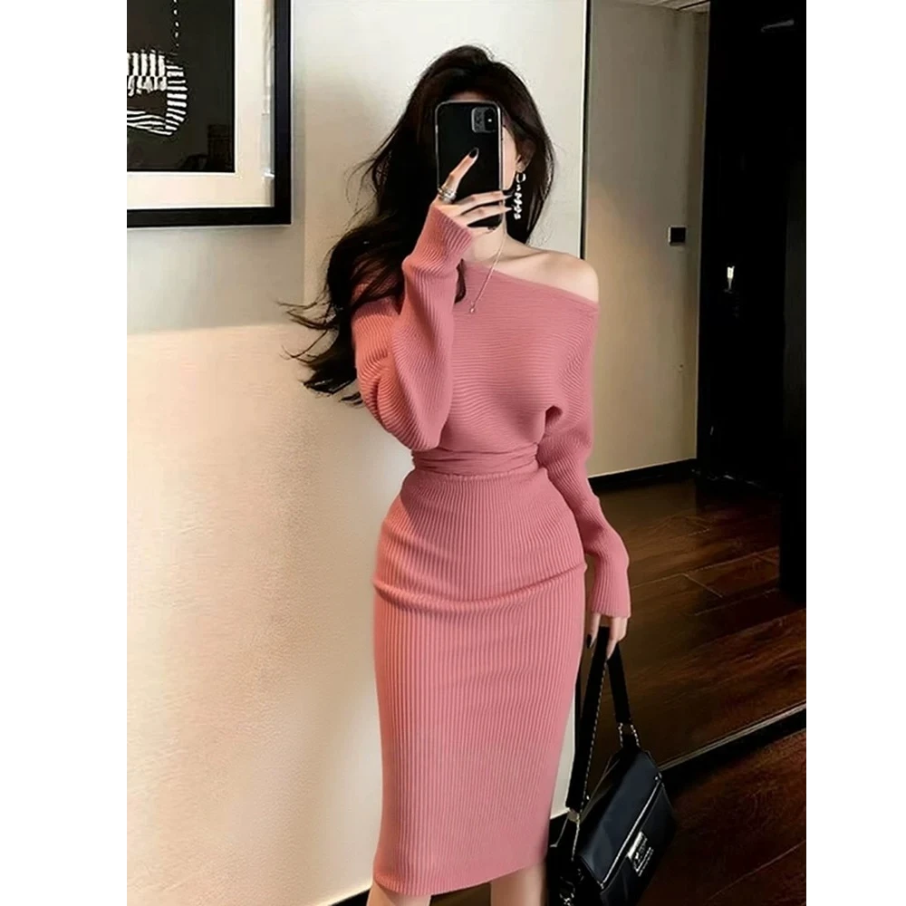 Z669微醺玫瑰不规则斜肩针织秋冬长袖连衣裙柔软舒适弹力包臀裙女