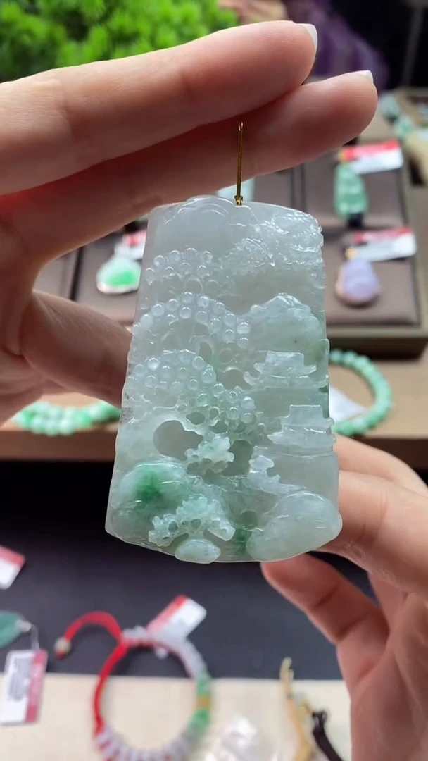 【闪购商品】翡翠颈饰未镶嵌山水牌