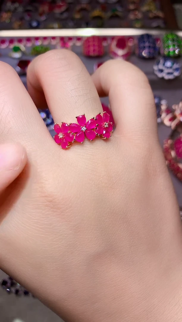 银S925镶嵌戒指红宝石....