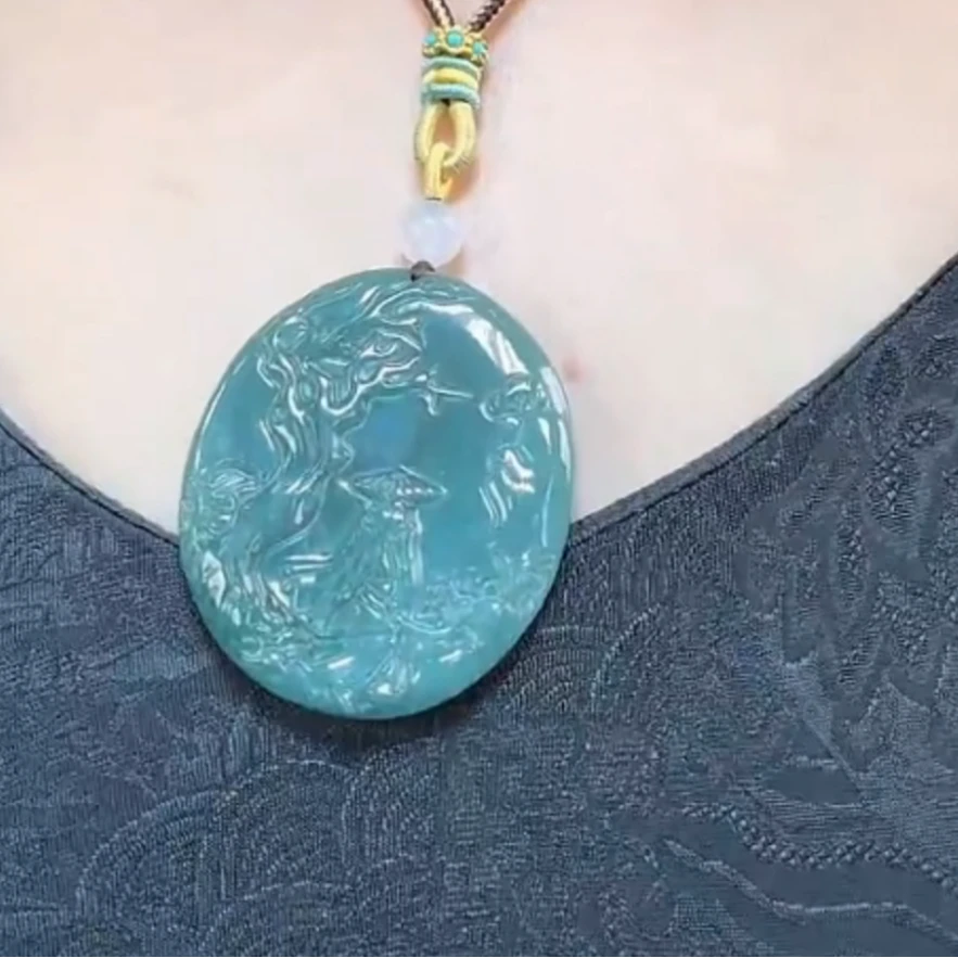 石惑珠宝~翡翠椭圆牌雕刻吊坠约53*45mm/多样性发一