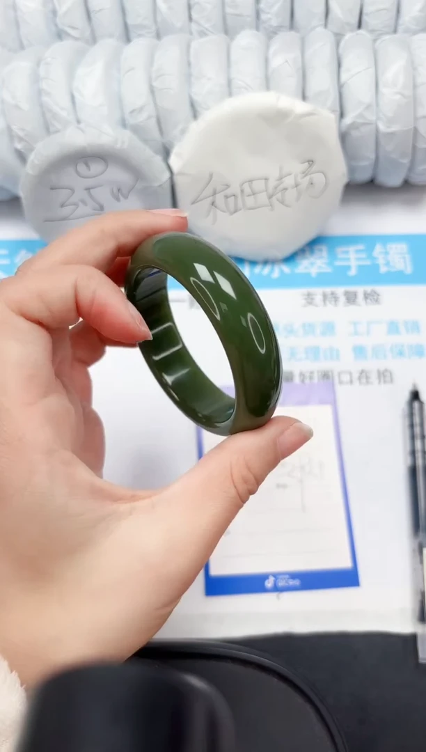 【闪购商品】石英质玉手镯未镶嵌291-56.4