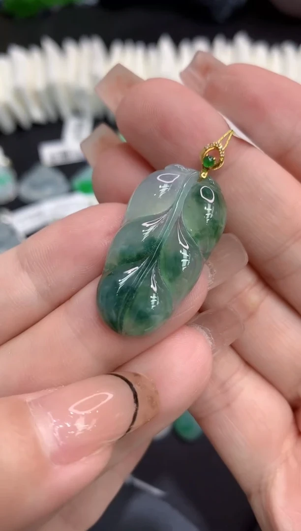 吊坠(不含链)18K金镶嵌翡翠111111111