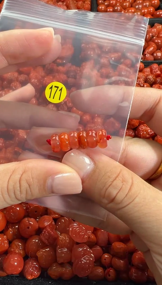 颈饰未镶嵌南红玛瑙1