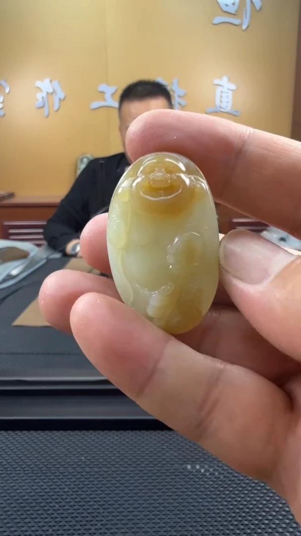 颈饰未镶嵌和田玉挂件