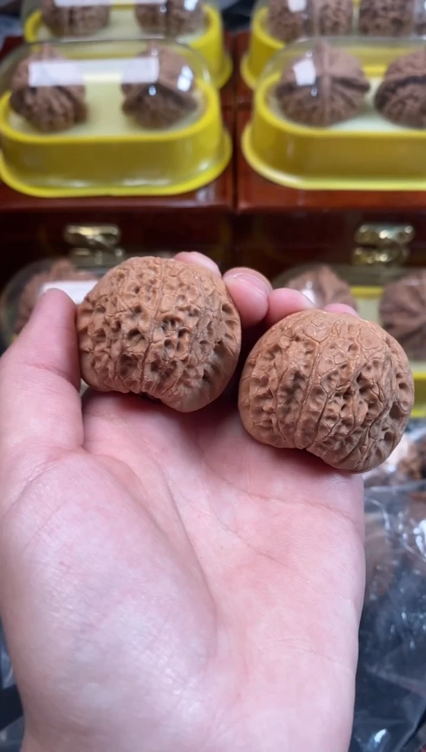 把件文玩核桃血麒麟40尺V556
